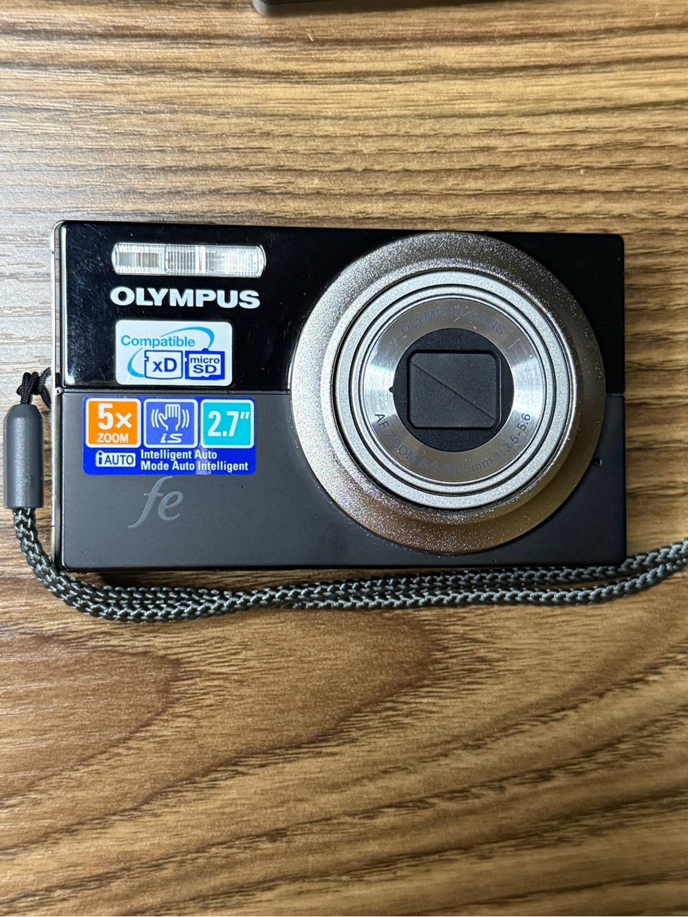 Olympus FE-5010 12mp 5x Zoom Digital Camera Orig Battery/Charger/Cords—Black